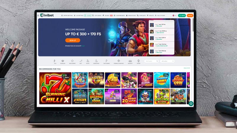 Скрийншот на главната страница на Казино Ivibet на екрана на лаптопа
